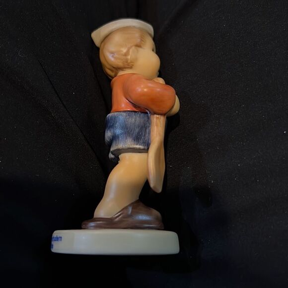 Hummel Figurine “First Mate” Exclusive Edition for Club Members - Picture 5 of 7